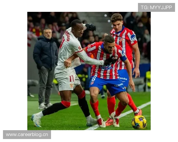 塞维利亚复兴豪强之路:当前赛季表现波动,竞争格局面临考验 塞维利亚复兴豪强之路:当前赛季表现波动,竞争格局面临考验