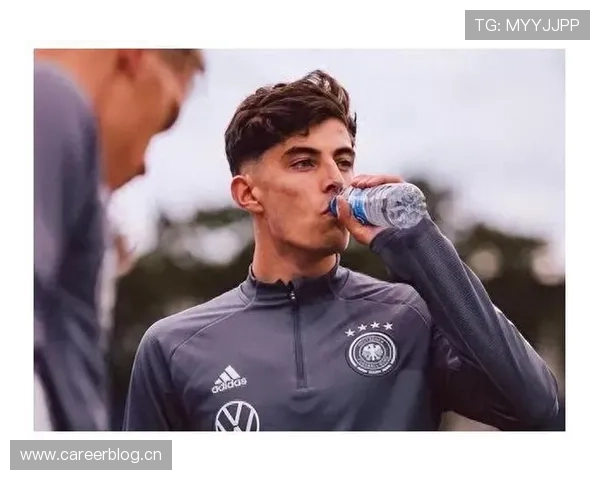 菲利克斯与哈弗茨：天才攻击手发展路径对比分析