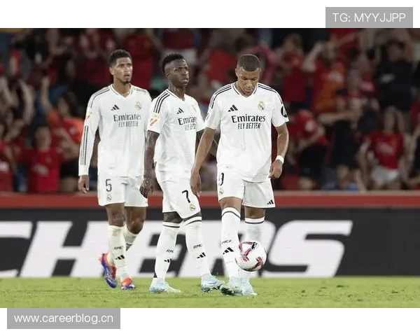 皇马巨星扎堆，进攻体系越踢越失衡，稳定性面临考验