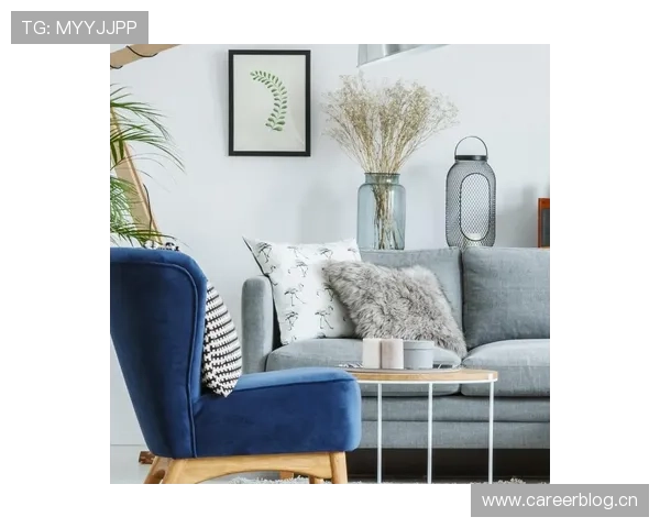 何卓佳衣帽间里那几双球鞋比我房租都贵，生活简直不像个半职业选手了！