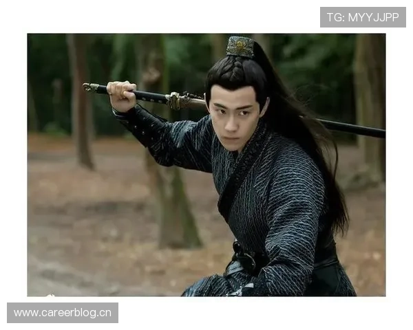 杨千霖今天咋穿得像去拍偶像剧，赛场上还真是个反差萌