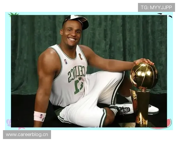 戴维斯冰箱里居然没辣条？这生活简直和NBA判若两人！