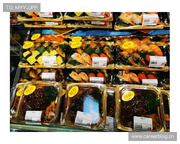 阿尔瓦雷斯训练完直接去超市抢购三文鱼，自律到连收银员都看不下去了